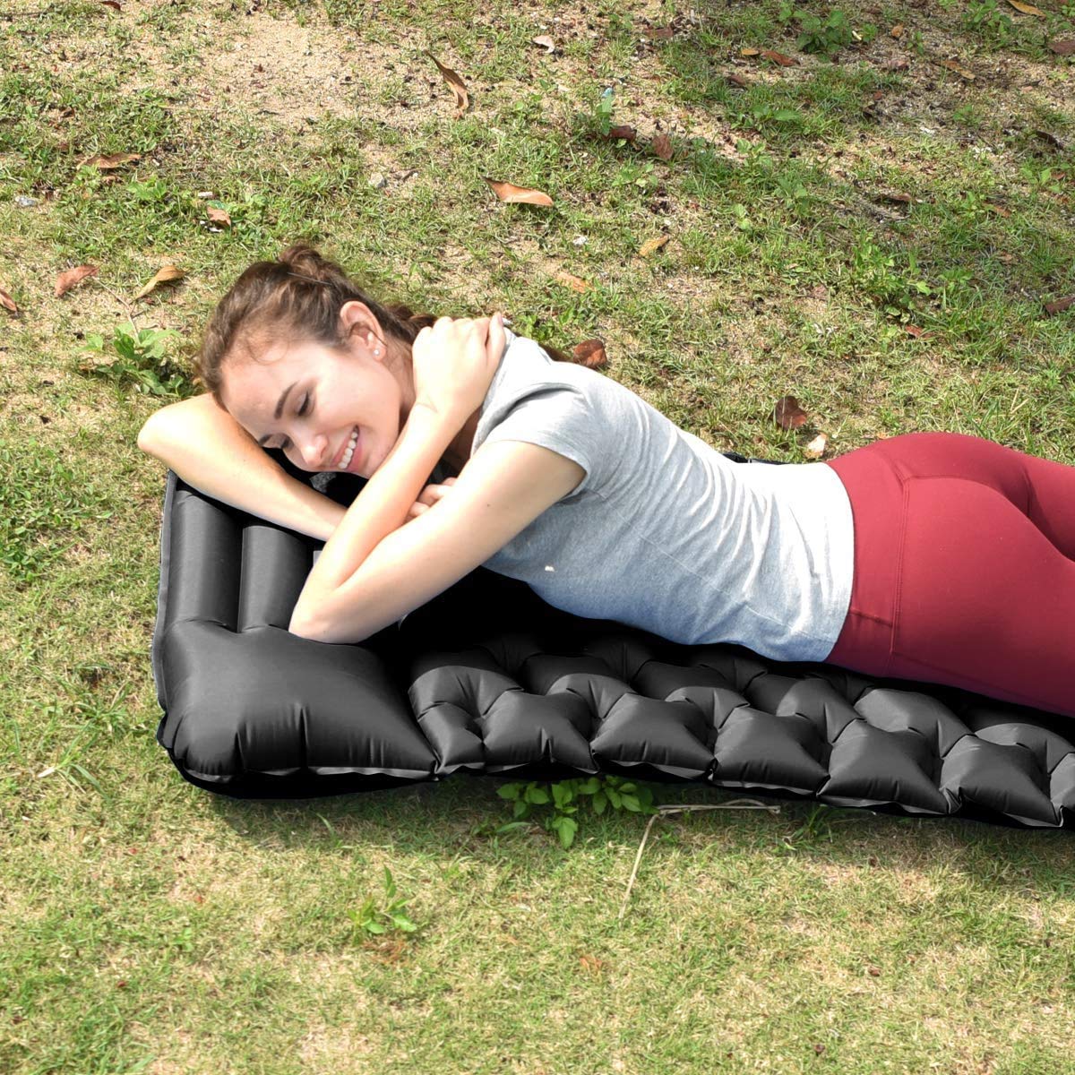 Sundom sleeping pad for camping, ultralight inflatable sleeping pad with pillow, waterproof and moisture-resistant camping air mattress, for camping hiking traveling backpacking black