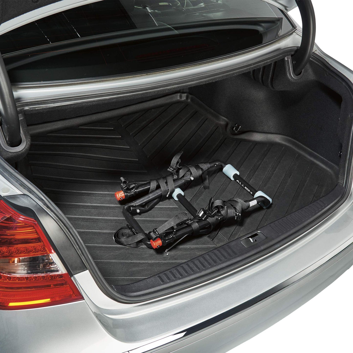 Allen Sports Luxe bicycle carrier for 2 bikes for trunk mounting, model 102DN-R, Black