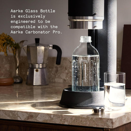 Aarke glass bottle [only compatible with Carbonator PRO] for water carbonator Carbonator Pro, dishwasher safe, with details in stainless steel.
