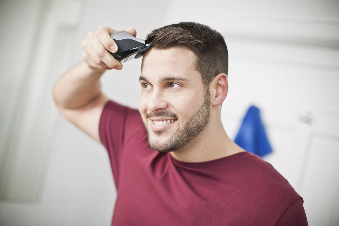 Remington DIY Hair Clipper [self-sharpening stainless steel blades/Curve-Cut Technology for easy self-cutting/0.5-15mm] Hair Trimmer (9 attachment combs, cordless/rechargeable, lithium battery, storage pouch) HC4250