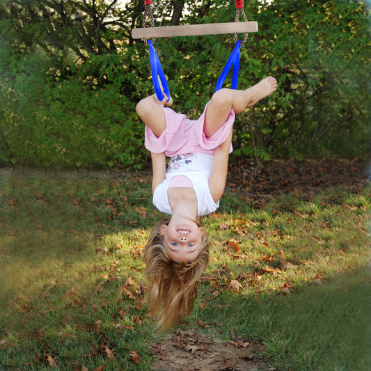 PELLOR Multifunctional Children's Wooden Trapeze Swing with Plastic Gymnastic Rings for Hanging, holds up to 160KG