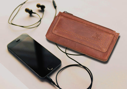 MATADOR 2in1 genuine leather phone case belt with zippered pocket #Brisbane, with elegant gift box and RFID protection, Elegant leather phone belt for smartphones up to 6.9 inches in Brown Vintage.