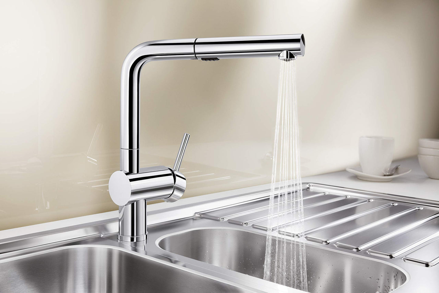 BLANCO LINUS-S Vario | Kitchen tap in chrome | High pressure | With pull-out hose | Switch from clear stream to spray stream | Backflow preventer | Ensured water quality & water-saving