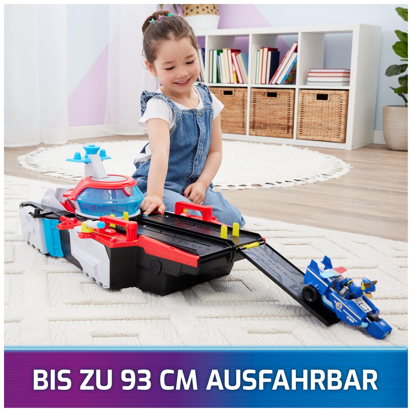 PAW Patrol: The Mighty Movie, Marine Headquarters Playset, with Chase figure and superhero vehicle, suitable for children ages 3 and up.