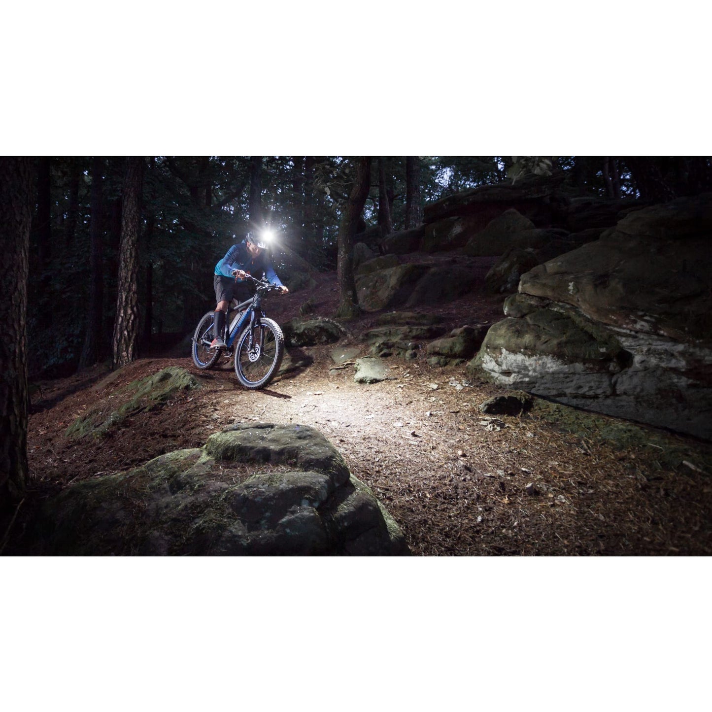 FISCHER Bike Helmet Light | LED rechargeable helmet light with 7 hrs. runtime | Off-road action light | 4 constant light modes | Battery indicator | Go-Pro mount | 1600 lumens, Black