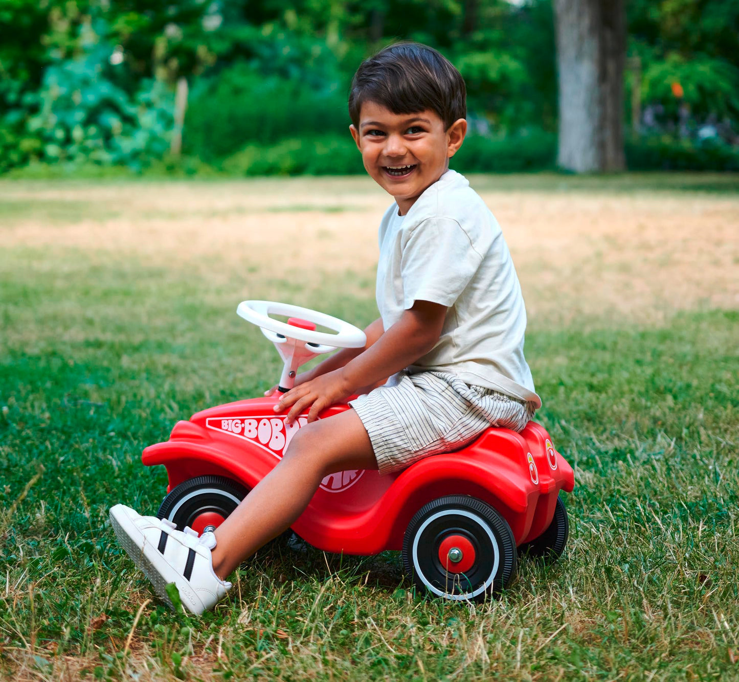 BIG-Bobby-Car Classic - children's vehicle for boys and girls, classic slide car can hold up to 50 kg, for children aged 1 year and older, red