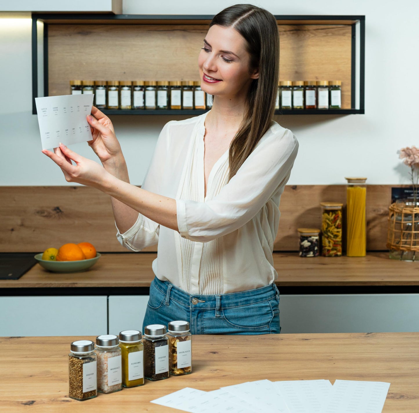 Happy Lemuro 24-Piece Spice Jar Set [120ml] with 301 labels in German | Spice jars with shaker tops, premium stainless steel lids & accessories - spice container set, spice storage, spice organizer