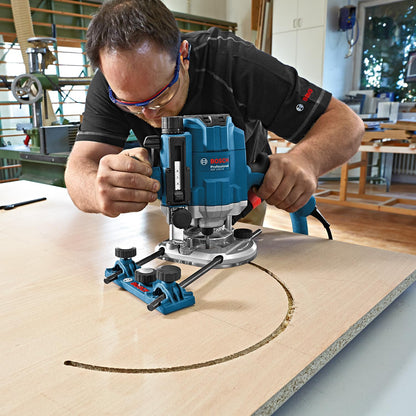 Bosch Professional Router GOF 1250 CE (including 19 mm open-end wrench, parallel guide with fine adjustment, copy sleeve adapter, collet, L-BOXX)