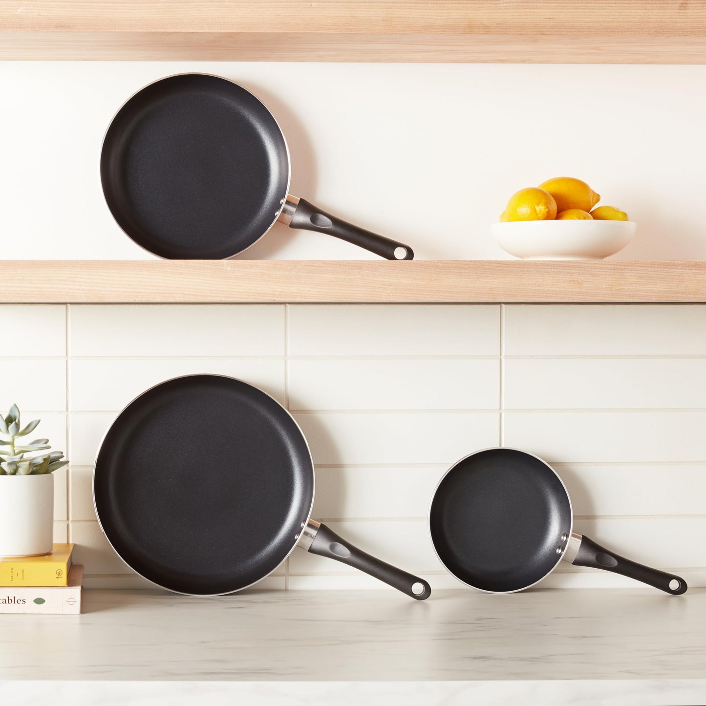 Amazon Basics 3-Piece Non-Stick Frying Pan Set, Sizes: 20 cm, 25 cm, and 30 cm, Black