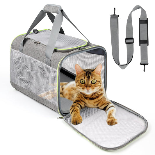 Lannvan pet carrier for cats and dogs up to 6.5kg. Breathable and foldable, with removable plush pad. Ideal for camping, traveling, or visiting the vet. Dimensions: 45x30x30cm, in grey color.