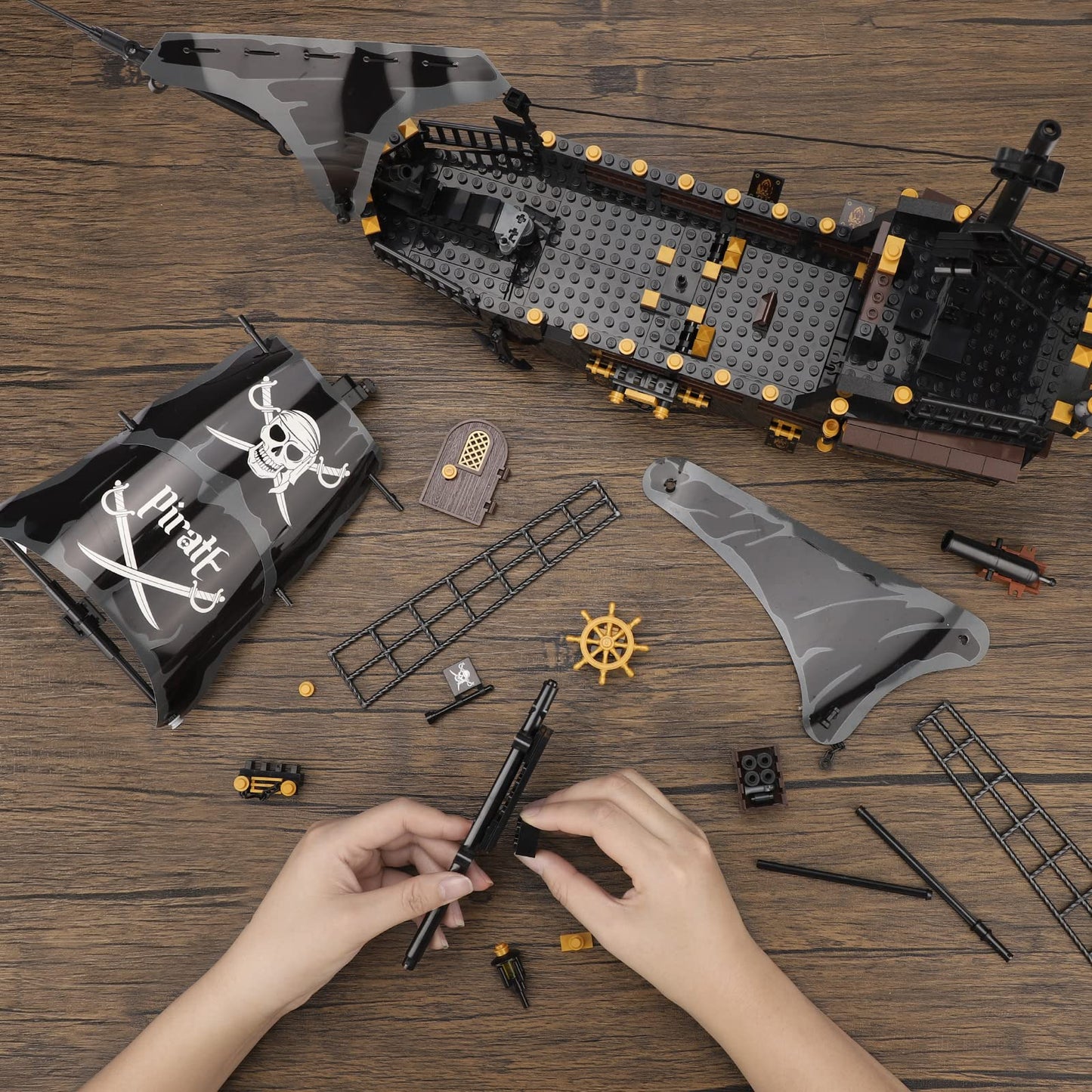 TOY PLAYER Black Hawk Pirate Ship Building Blocks Set Compatible with Lego, 652PCS. Ideal gift for 8-16 boys and girls, as well as adults who love pirates and building toys.