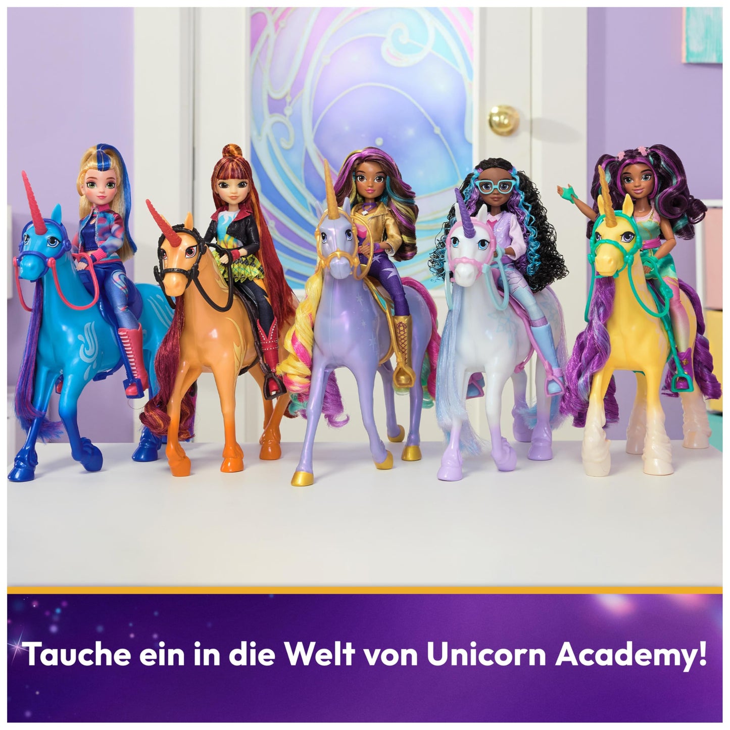 Unicorn Academy Dress Up Doll Valentina - the original doll from the popular Netflix series, 24 cm tall and comes with 5 accessories for imaginative role-play, for children aged 4 and up.