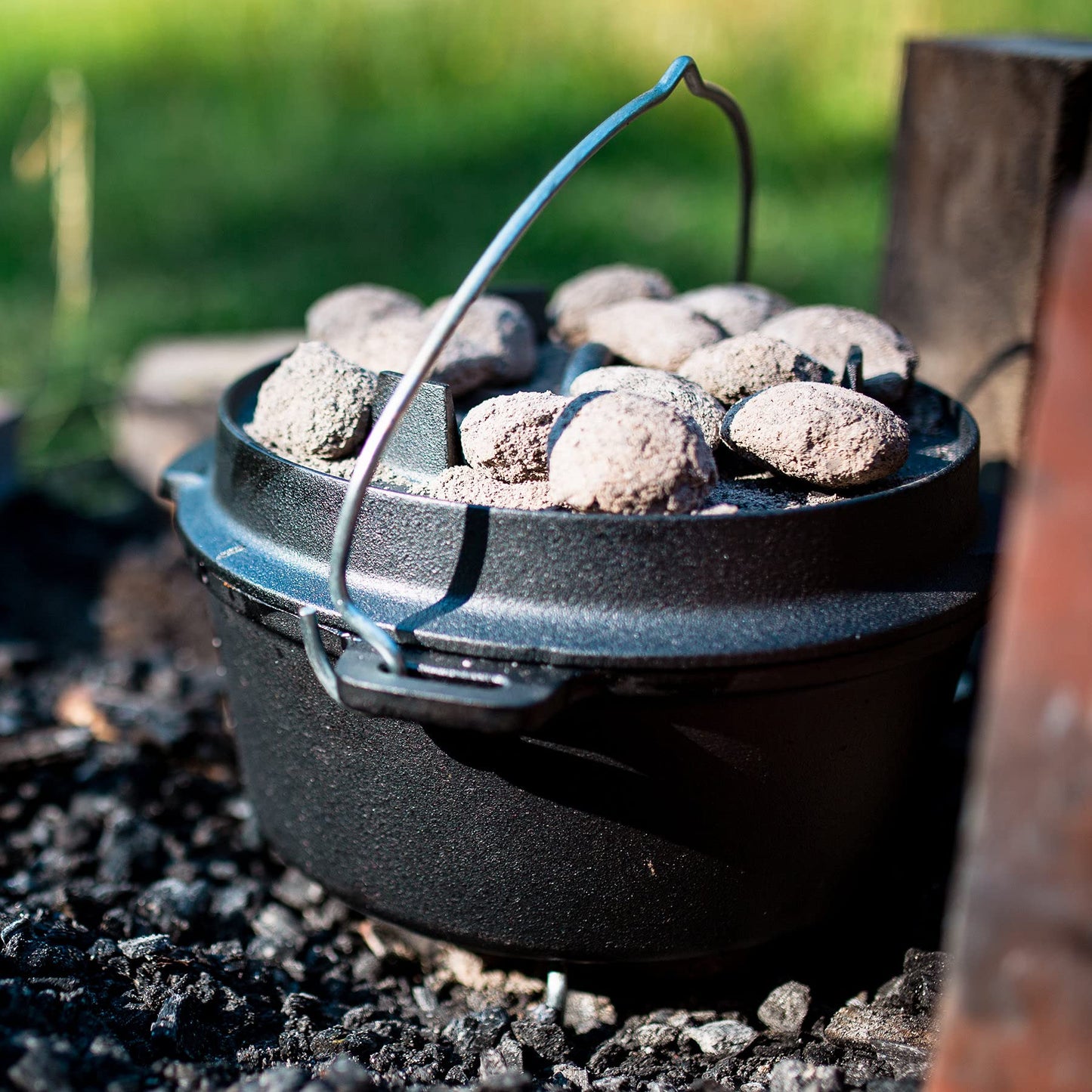 BBQ-Toro Dutch Oven Premium Series | 7.3 liters (DO6P), pot with feet | pre-seasoned | Various sizes | Cast iron cooking pot | Roaster with lid lifter