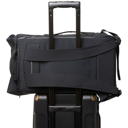 Salt Triplete Backpack made of nylon in the color black, with padded 16-inch tablet and laptop compartment, volume: 32L expandable to 37L, size: 32 x 21 x 56 cm, ZEN-SBP-001-858