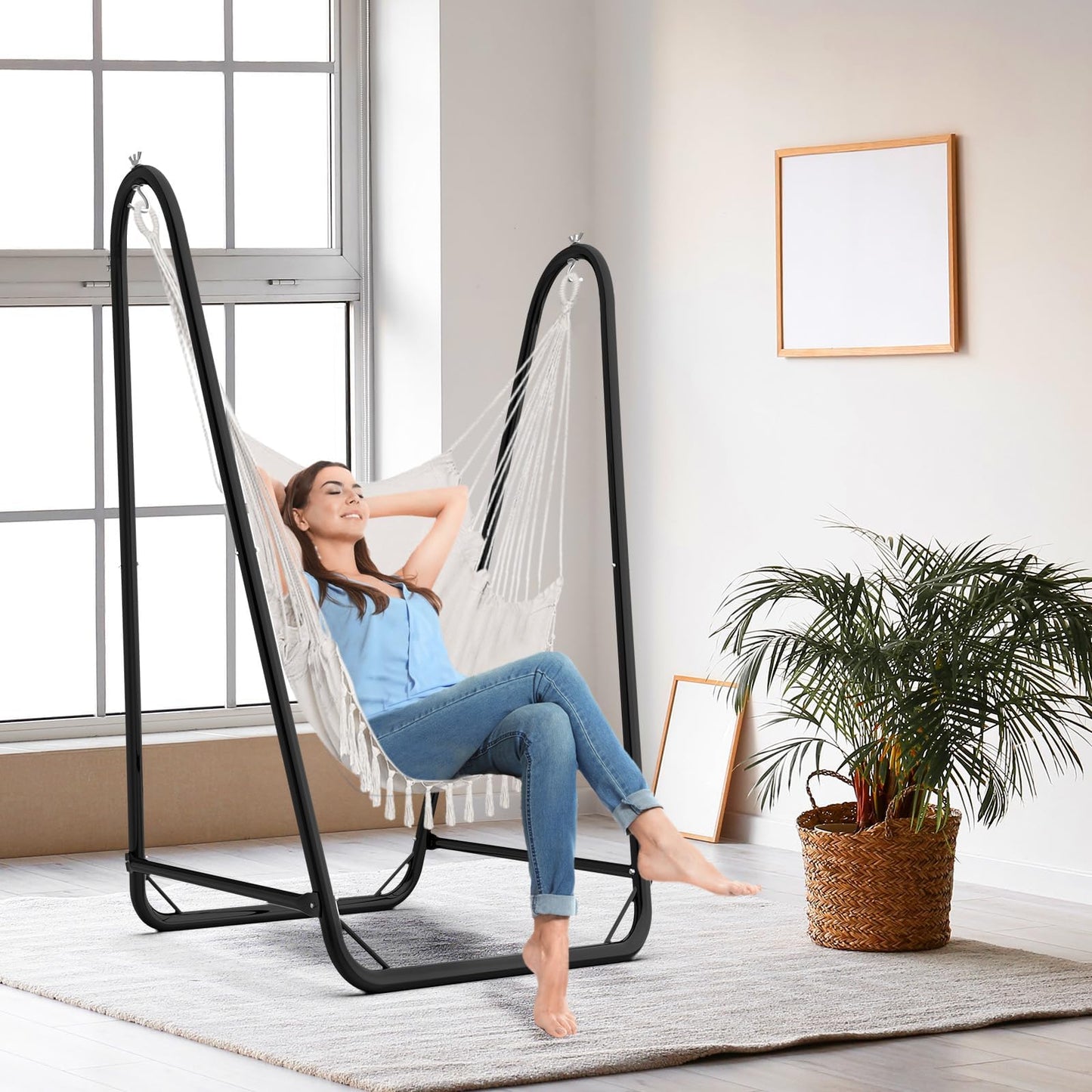 Hanging chair with stand. Maximum load 160KG. Sturdy hanging swing with stand for indoor and outdoor use. Stable, hanging chair with stand for outdoor use.