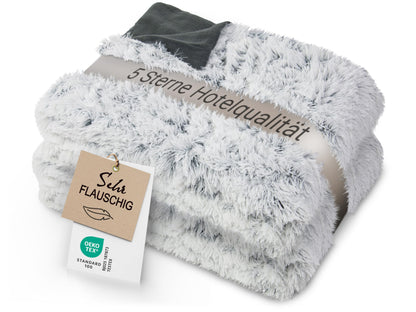 ZOLLNER cuddly blanket in 220x240 cm - cozy and warm throw blanket - washable up to 30°C - white faux fur on grey fleece - hotel quality - Oeko Tex® certified.