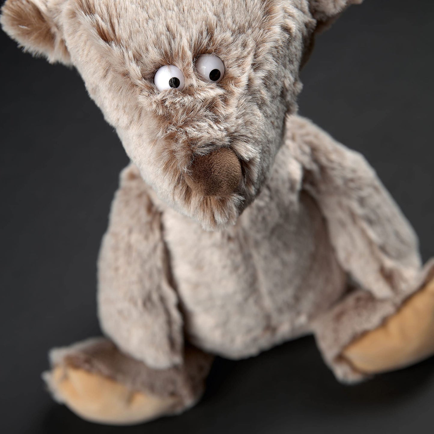 SIGIKID 39679 Ah Good Edition BeastsTown Bear for girls, boys, and adults. Recommended plush toy for ages 2 and up. Beige-Grey/Bear.