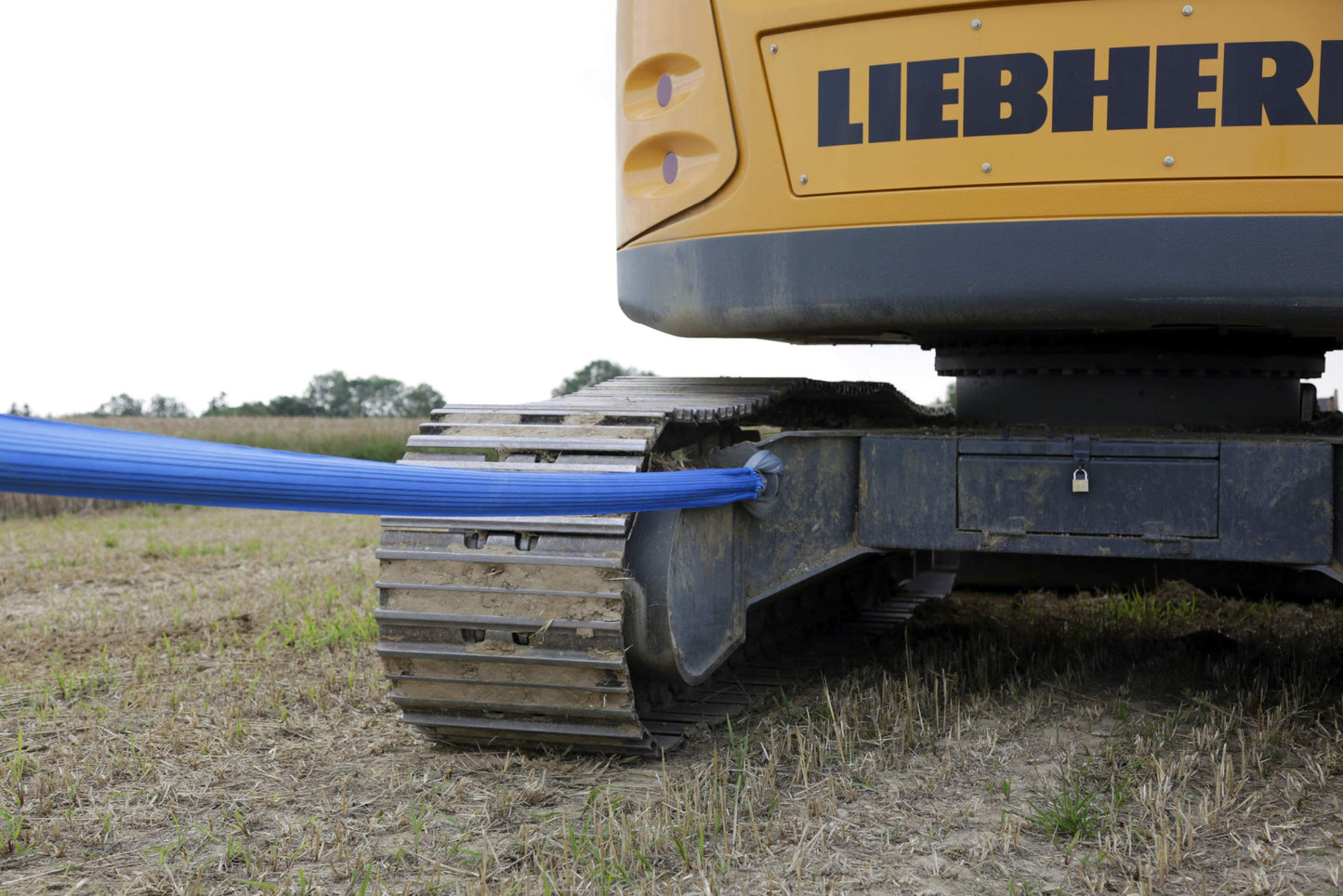 Kerbl tow strap (L x W 6 m x 4 cm, breaking load 35,000 kg, color blue, for towing vehicles such as trucks, etc.) 37708