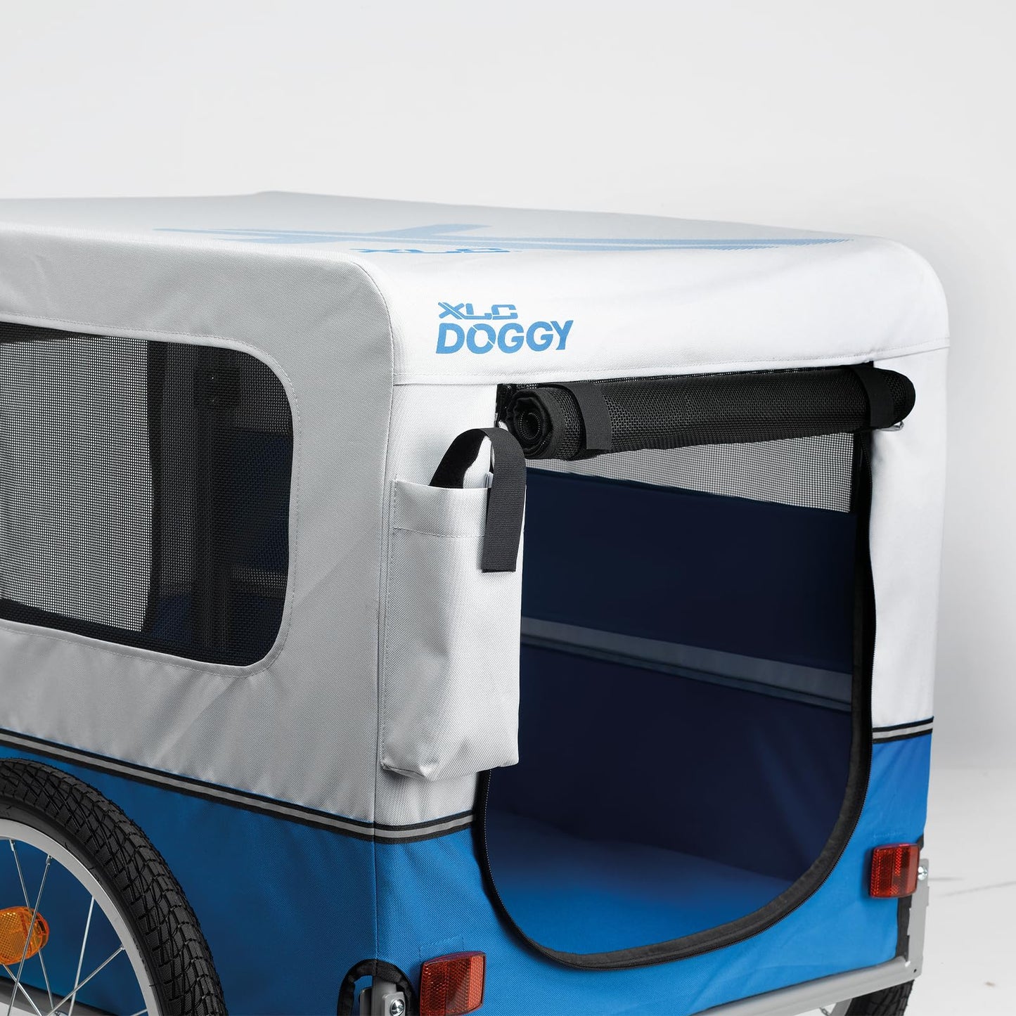 XLC Doggy Van BS-L04: Comfortable bike trailer for outdoor adventures with your dog.