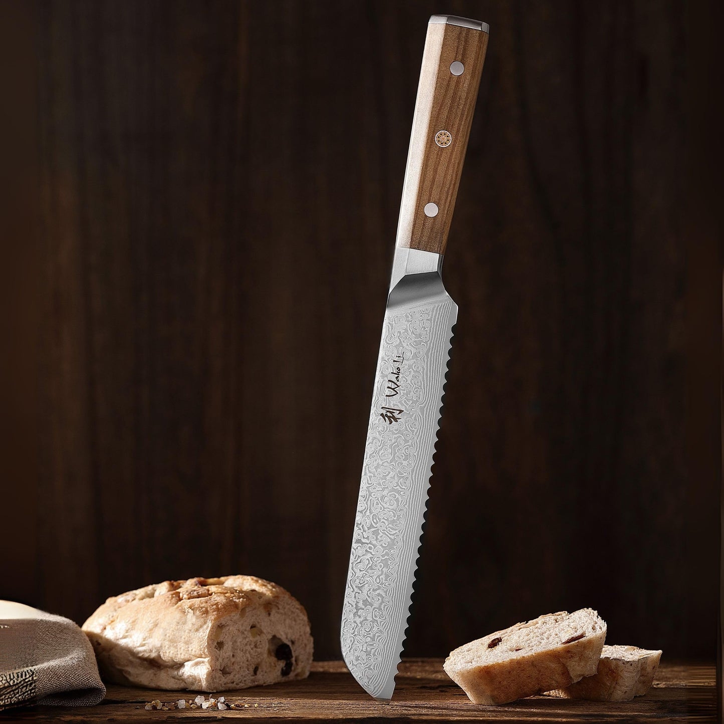 Wakoli Oribu bread knife with 20cm blade made of 67 layers of Damascus steel, olive wood handle. Sharp bread slicing knife for bread, rolls & crust. Kitchen knife including gift box.