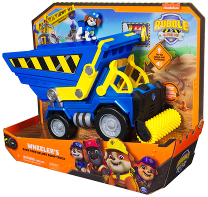 Rubble & Crew - Premium Construction vehicle with a tipping dump truck, leveling roller, lights, and sounds (Deluxe vehicle) and Wheeler figure, toy for children aged 3 years and up.
