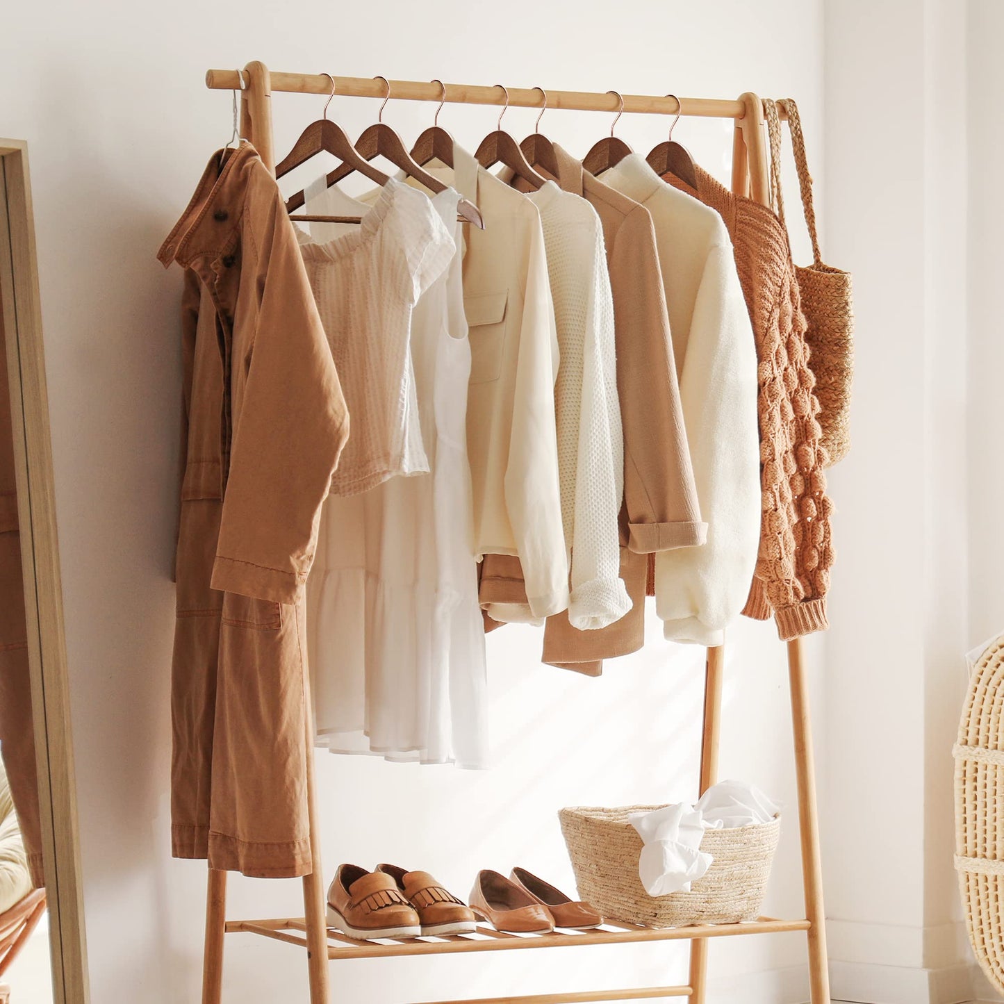 HOUSE DAY Wooden Hangers, 20 Pack Wood Clothes Hangers, Walnut Hangers for Suits, 360° Rotating Hook in Rose Gold, Non-Slip, Shoulder Notches.