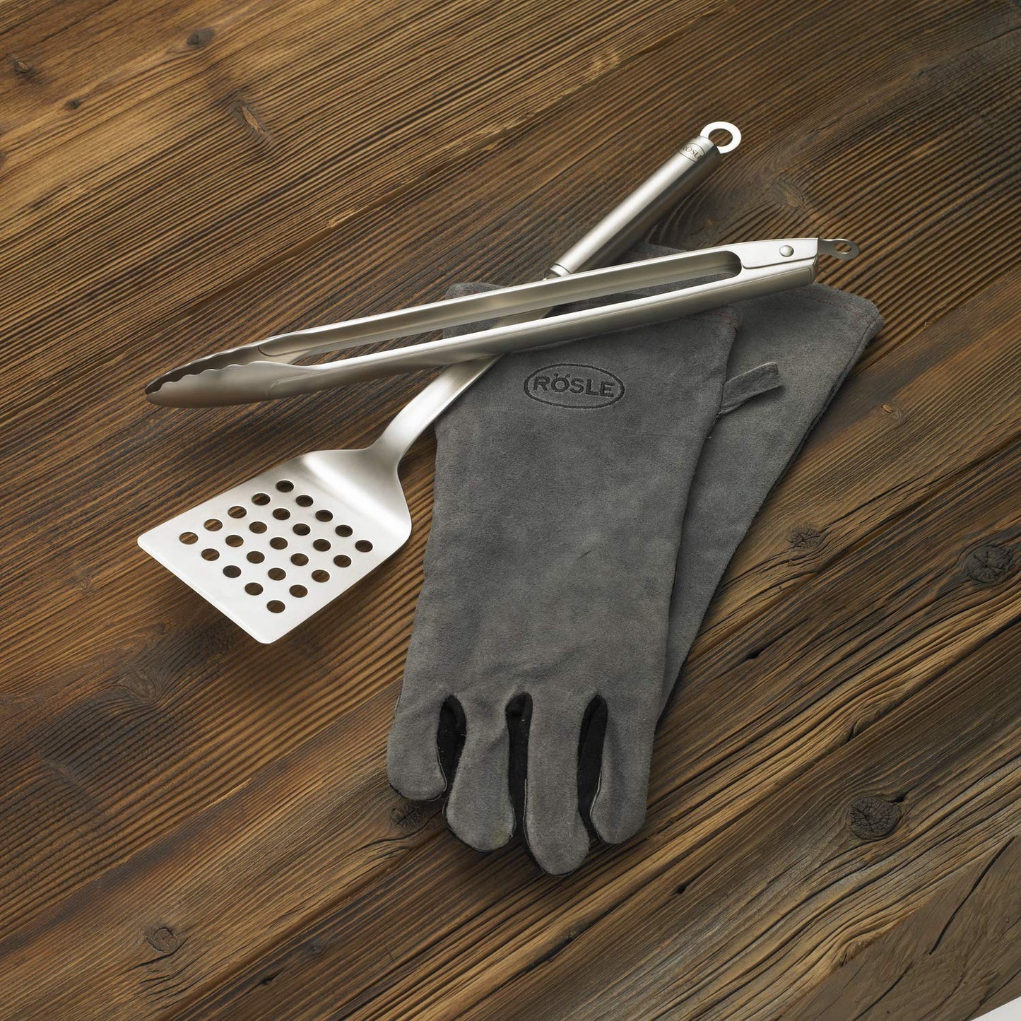 RÖSLE Barbecue Set 3-piece, high-quality grill set with leather BBQ gloves, BBQ turner, 40 cm grill tongs, stainless steel 18/10, dishwasher safe.