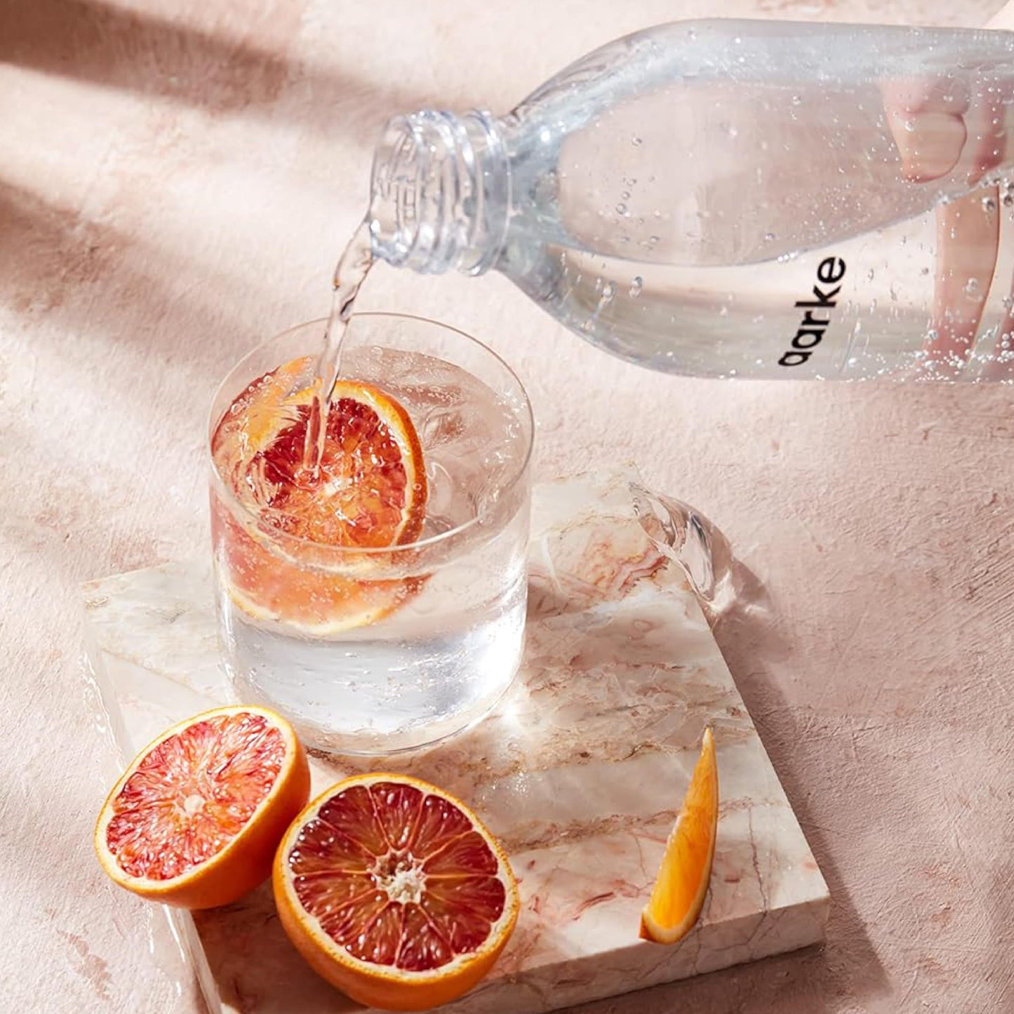 Aarke glass bottle [only compatible with Carbonator PRO] for water carbonator Carbonator Pro, dishwasher safe, with details in stainless steel.