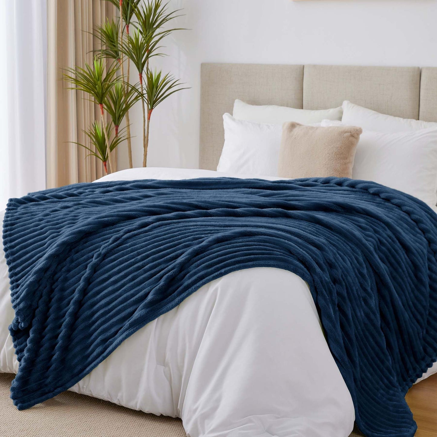 BEDELITE Cozy Blanket Plush Large - Soft Flannel Blankets Blue 220x240 for Bed, Decor Striped Cord Fleece Blanket Navy as Bedspread for Bedroom, XXL Blanket Wide Use