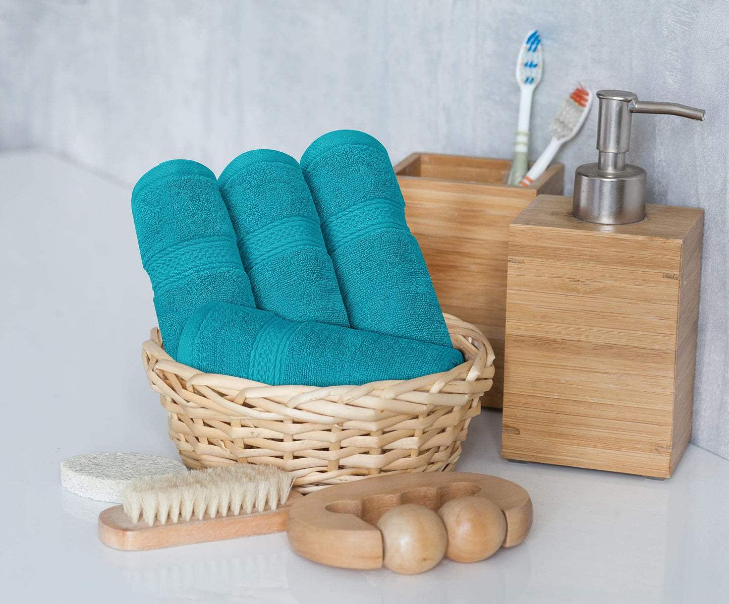 Utopia Towels - 8-piece Cotton Towel Set with Hanger - 2 Bath Towels, 2 Hand Towels, and 4 Washcloths - (Turquoise)