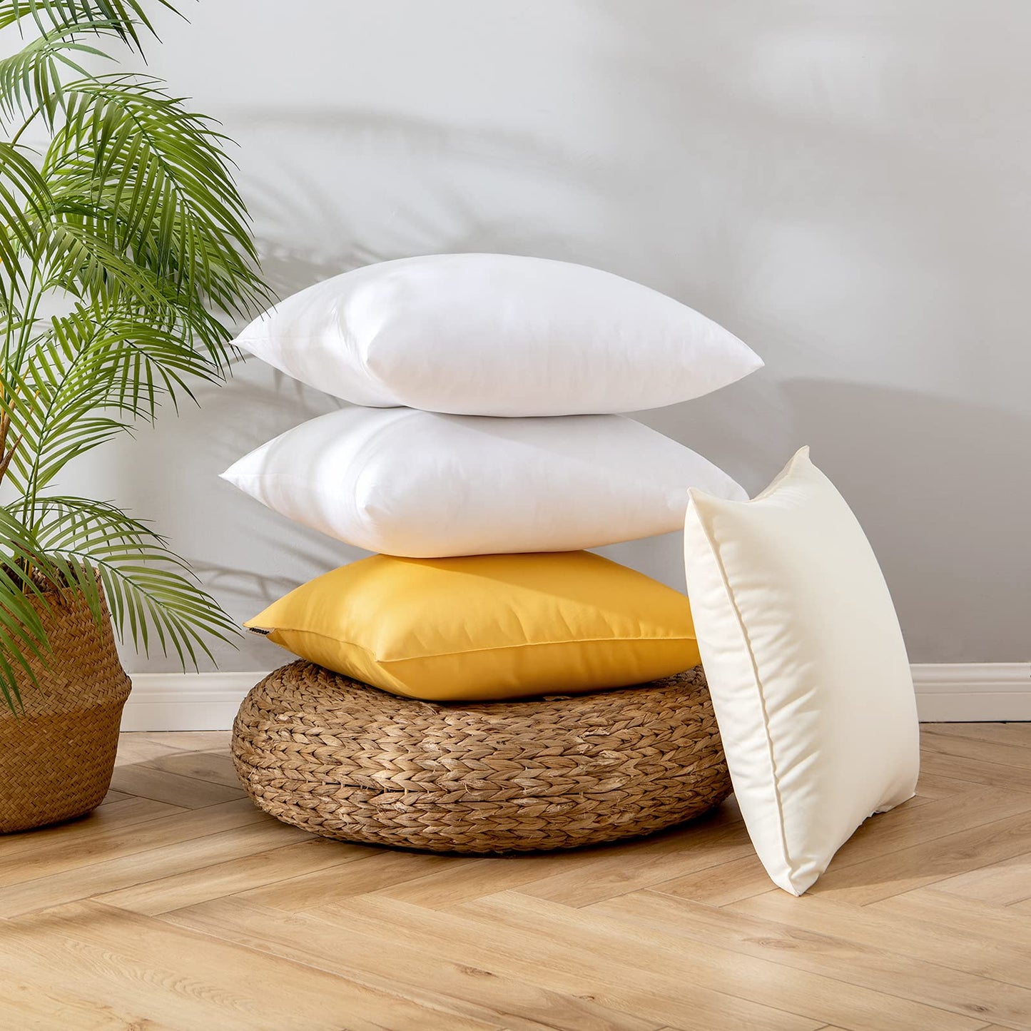 EMEMA 4-piece Outdoor Pillow Set Weatherproof 50x50 cm Water-resistant Pillow Filling Inner Pillow Sofa Pillow Head Pillow Feather Pillow Decorative Pillow Filling for Garden Couch Living Room Bedroom Sofa