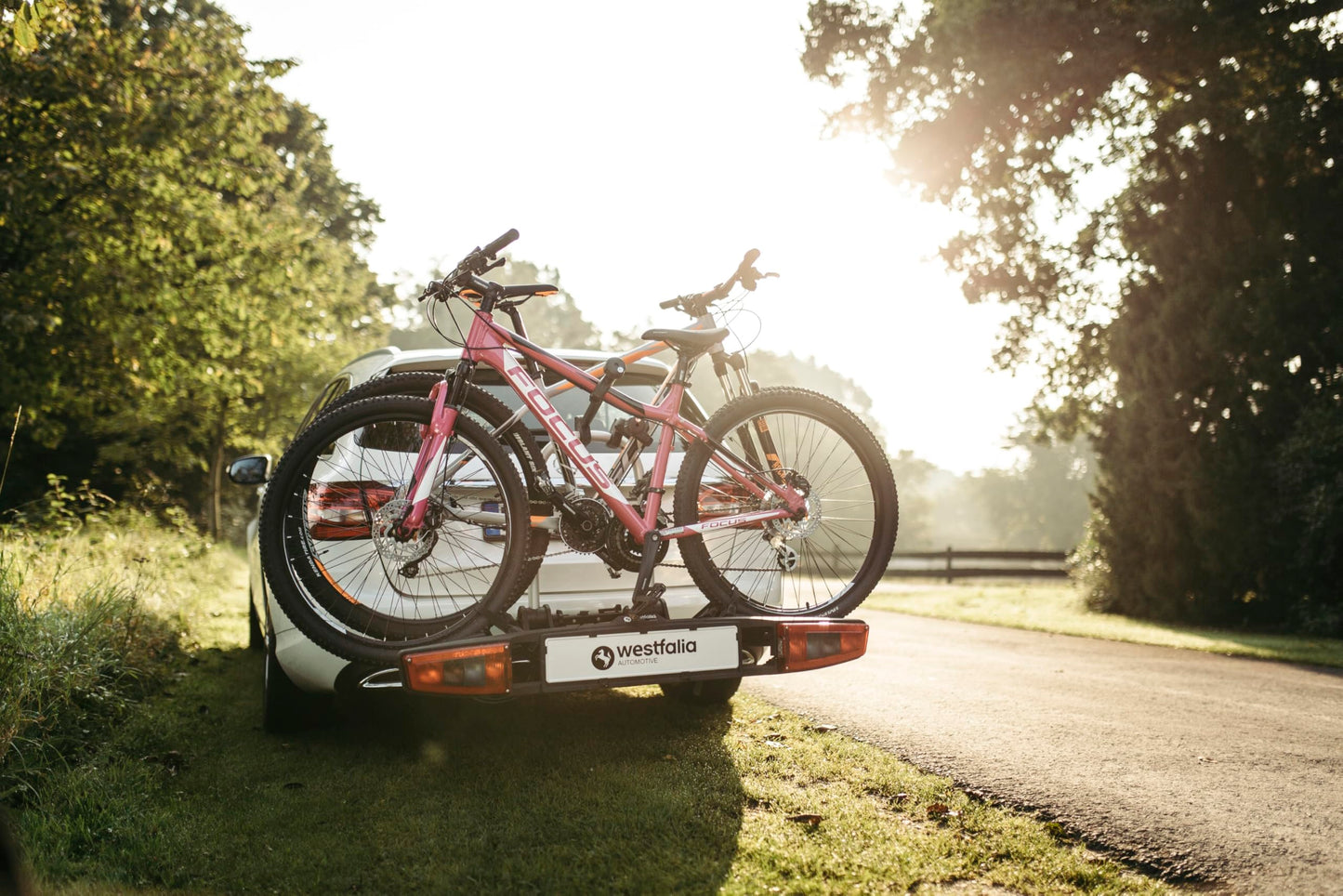 Westfalia 3-bike bikelander bike carrier for the tow bar | Hitch carrier for 3 bikes | E-bike compatible | foldable | LED hybrid lights