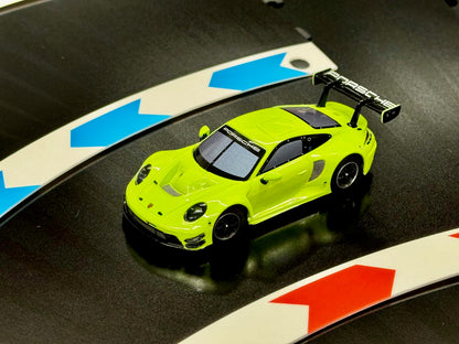 Carrera HYBRID Speedway to Hell I Racing fun of the new generation - Legendary racing cars Porsche 911 GT3 R in 1:50 scale - Hybrid technology with AI support - Control via smartphone app.