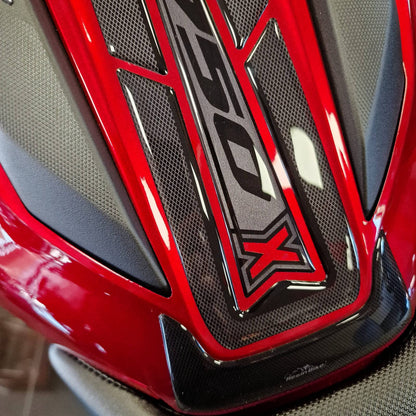 Resin Bike Decal for Motorcycle Compatible with Honda NC750X 2021-2025. Tank cover protects against impacts and scratches. 3D resin adhesive stickers made in Italy.