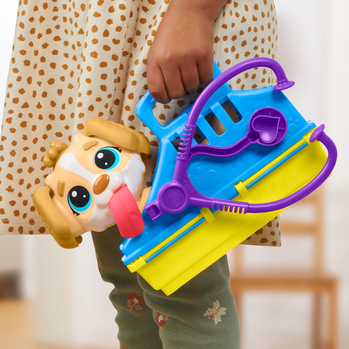 Play-Doh Veterinarian Playset with toy dog, carry case, and many accessories, 10 tools and 5X modeling compound in colorful shades, creative fun for kids ages 2 and up.