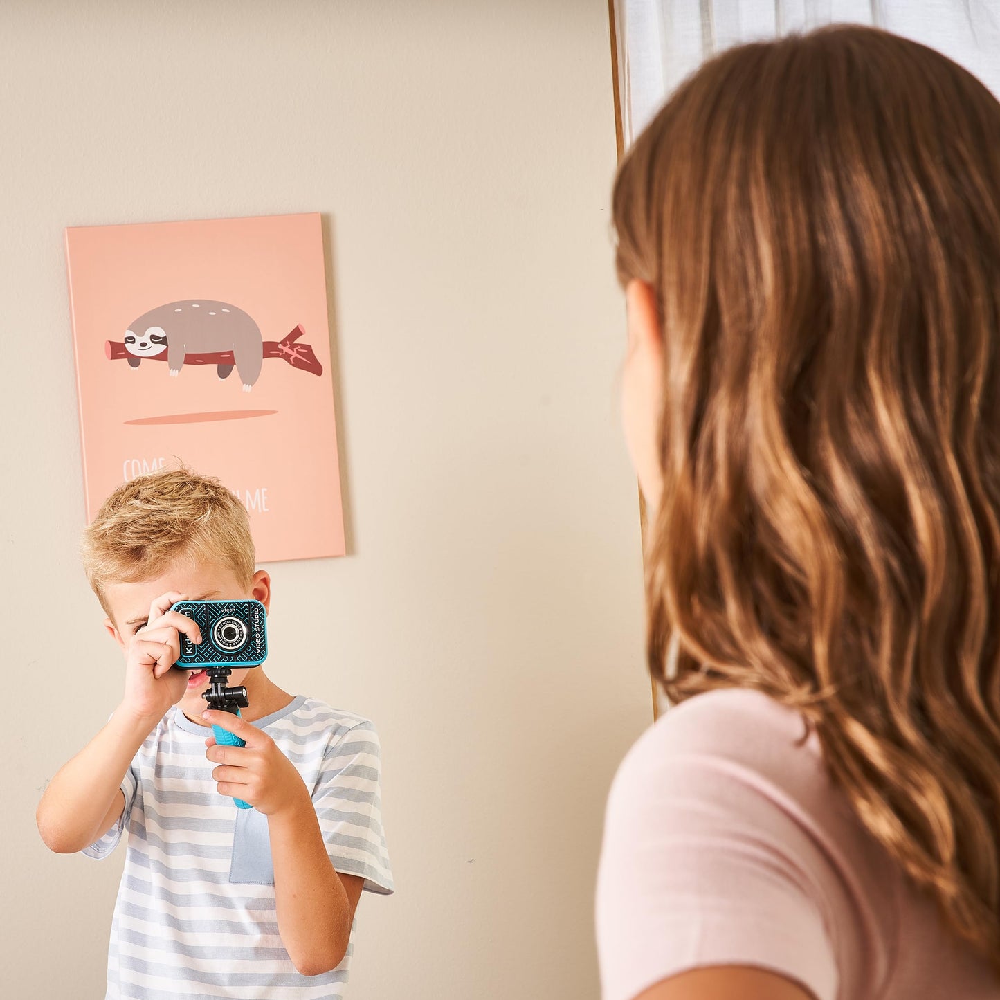 Vtech Kidizoom Video Studio HD blue - Children's camera with greenscreen, tripod, effects, selfie lens, and much more - For children aged 5-12 years.
