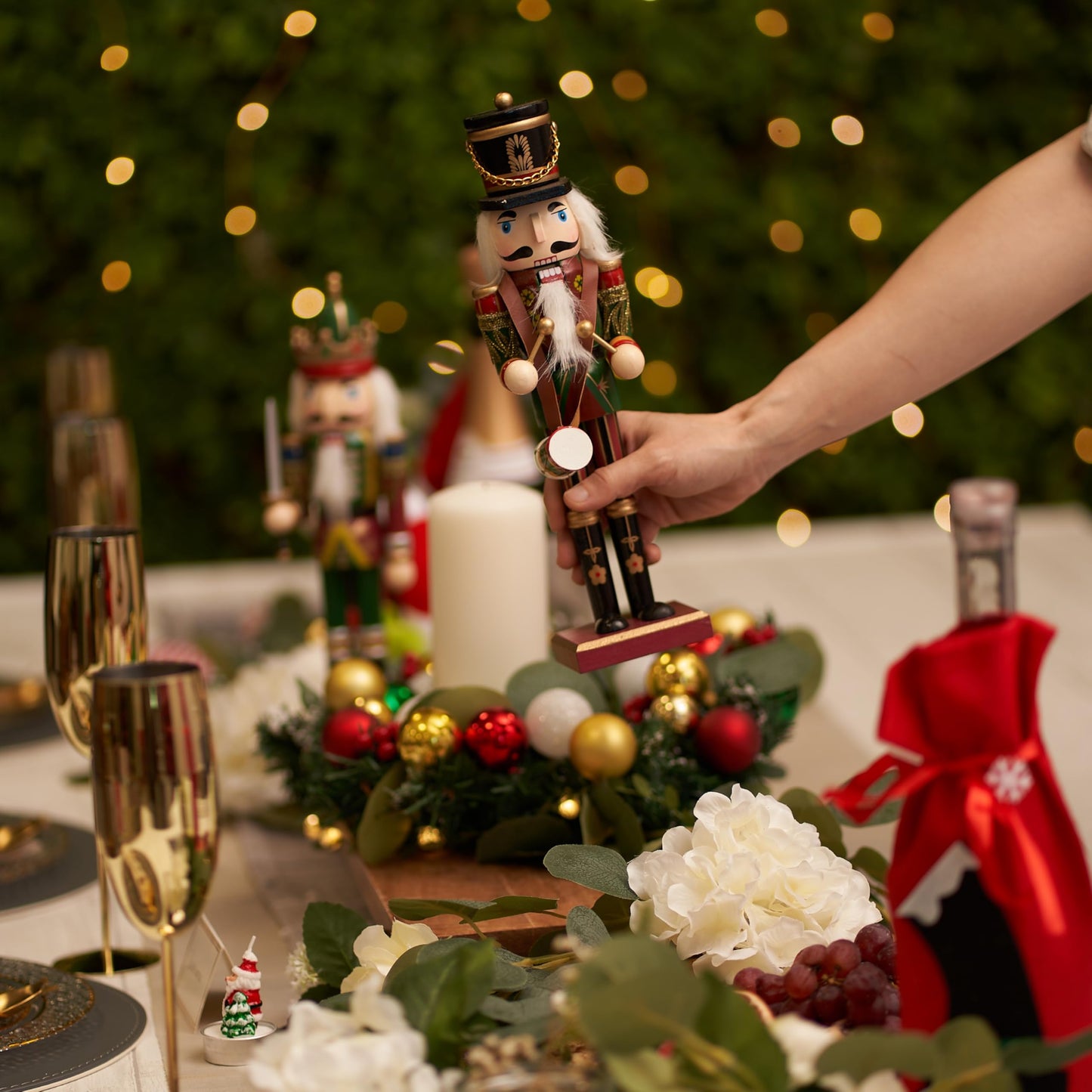 THE TWIDDLERS 2 Large Nutcracker Christmas Figures made of wood, 30cm - Traditional Christmas decor High-quality pine wood, indoor Christmas decorations, Classic ornaments & movable parts