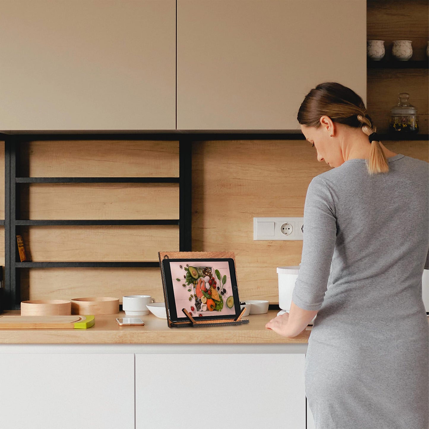 TILISMA - Handcrafted wooden cookbook stand - Walnut wood book holder for hands-free reading - Recipe and cookbook stand for the counter - Unique shelf holder - Kitchen book accessory