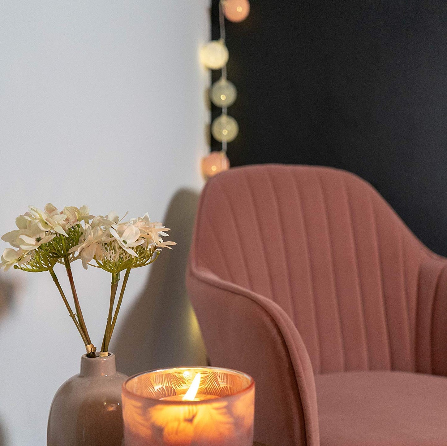 GuirLED - LED cotton ball string lights USB - Wireless remote control - Baby night light 2h - Dual USB 2A power adapter included - 4 intensities - 32 balls 3.2m - Églantine