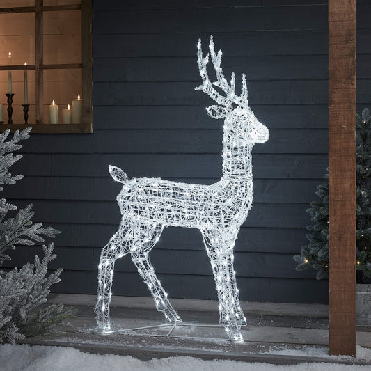 Lights4fun 120cm Swinsty LED Reindeer Figure Acrylic Christmas Decoration White Timer Outdoor and Indoor Reindeer Illuminated Outdoor
