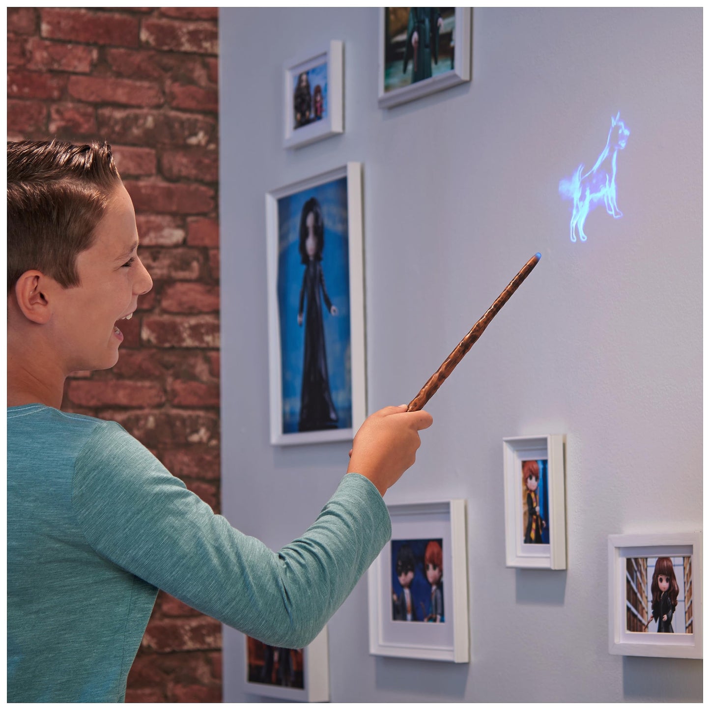 Wizarding World Harry Potter - Light-Up Wand of Harry Potter with Patronus projection, approximately 33 cm, toy for children ages 6 and up, fan merchandise.