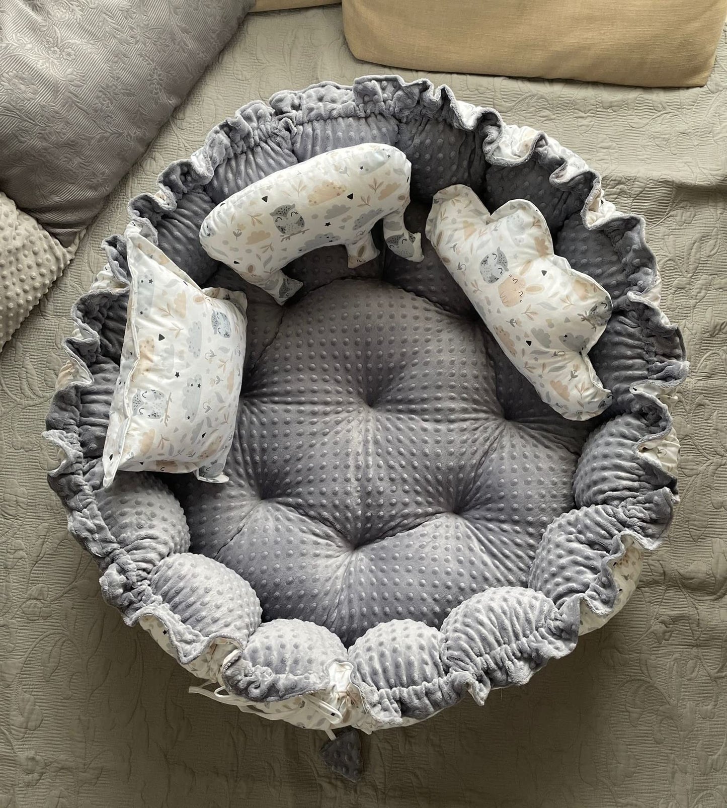 LOOLAY Baby Nest 3in1 XXL - Nest Baby Playmat and Travel Bed 90/155cm - Handmade from Cotton with Ruffles - Perfect for Twins (Beige Bunny/Minky Graphite)