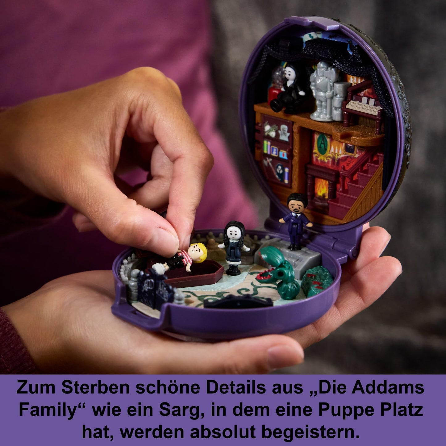 Polly Pocket Collector Playset, The Addams Family Case with 4 Special Edition Figures and 1 Accessory, HXW25