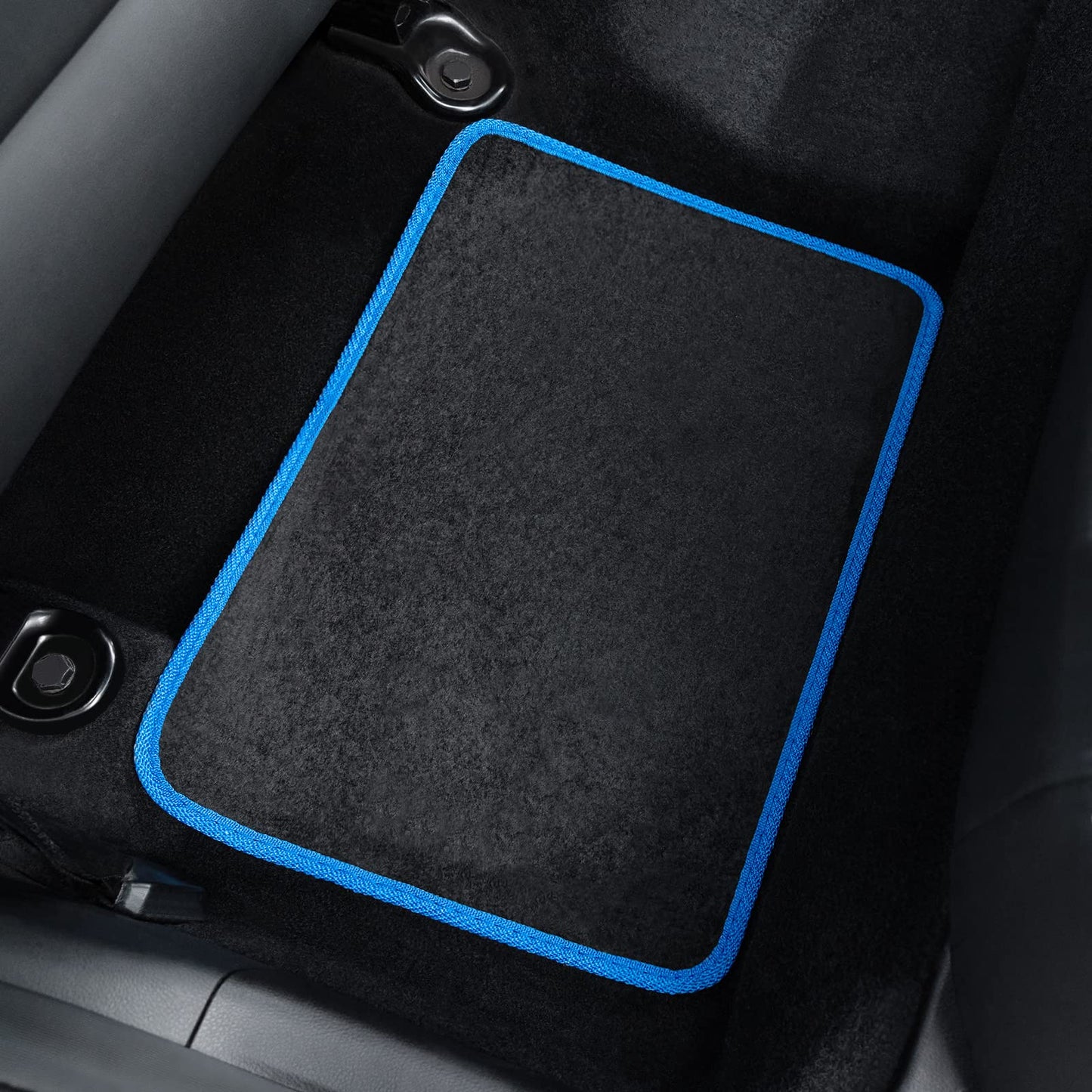 WOLTU car floor mat set with 4 mats, universal all-weather mats with embroidery. Car carpet against water, non-slip heel protectors made of carpet material. Black Blue.