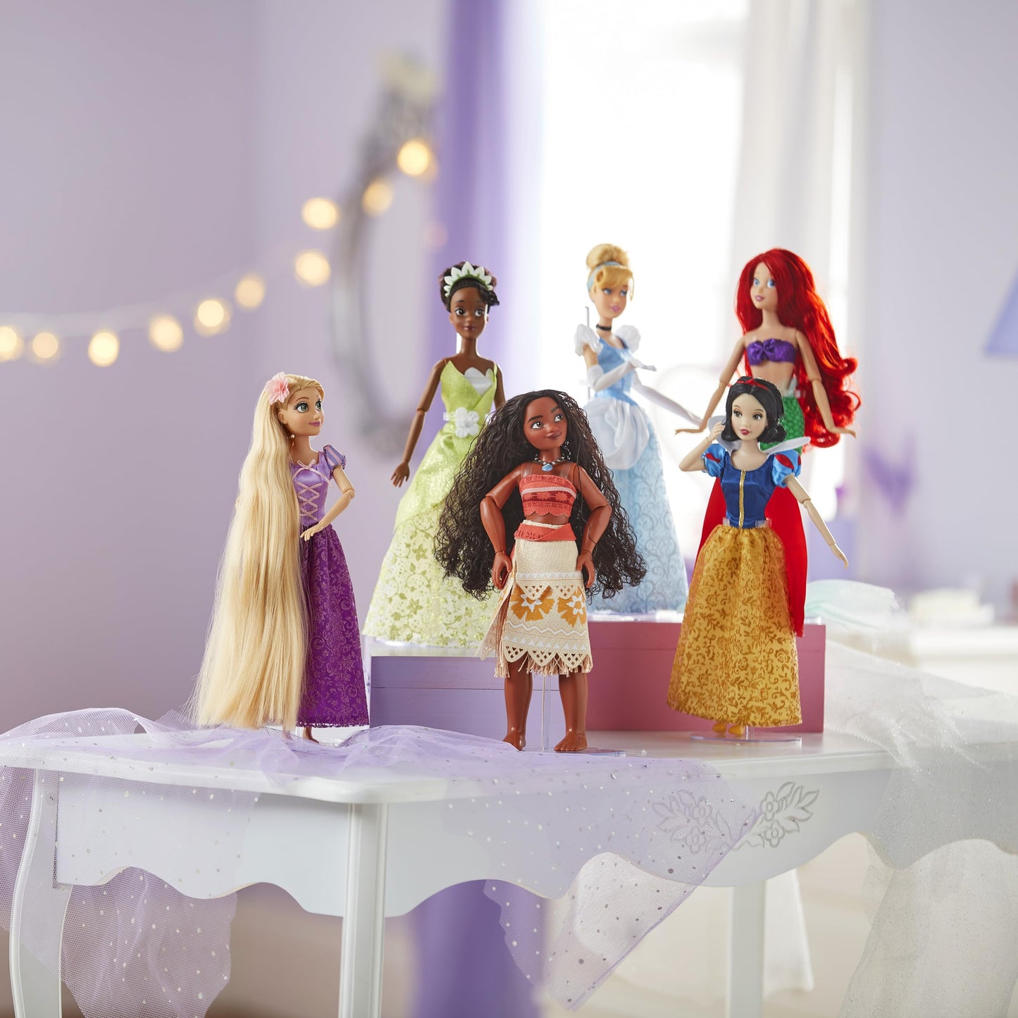 Disney Store Official - The Princess and the Frog - Tiana - Classic Doll for Kids - 29 cm / 11" - Fully poseable Disney Princess doll in elegant dress - Includes toy hairbrush - Ages 3+