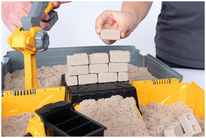 Kinetic Sand Construction Kit - with 907g of original magical kinetic sand from Sweden, construction vehicle, and accessories for creative indoor sand play, for children ages 3 and up.