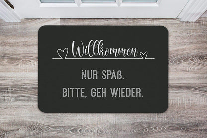 Mug distillery doormat with the saying Welcome Just Kidding Please LEAVE - funny doormat - for indoor & outdoor - washable - German quality.