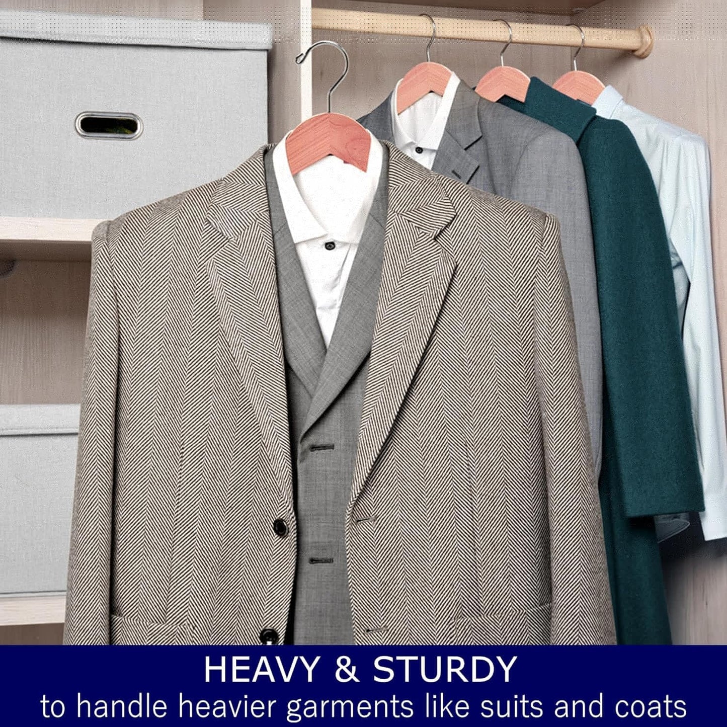 Amber Home 5 Piece 44.5cm Cedar Wood Hangers with Wide Shoulders (5.8cm), Natural Cedar Wood Hangers with Round Bar for Suit Jacket Coat Shirt Pants