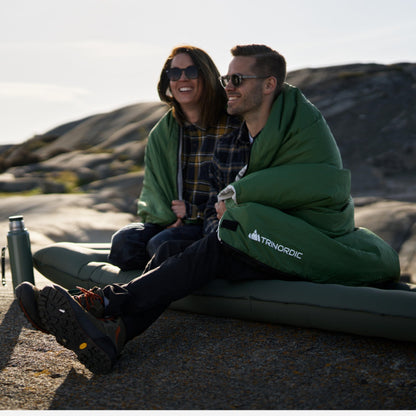 Trinordic 700g ultralight sleeping bag - with anti-snag zipper - compact summer sleeping bag for adults - ideal for outdoor hiking, backpacking, bikepacking, and traveling.