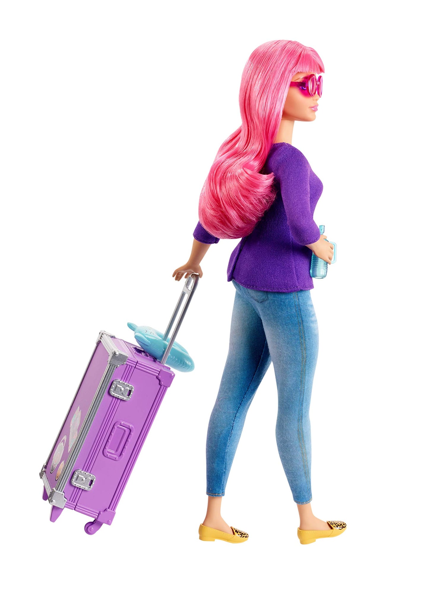 Barbie FWV26 doll Daisy (curvy with pink hair) and kitten, guitar, opening suitcase, stickers, and nine accessories, toy gift for children ages 3-7.